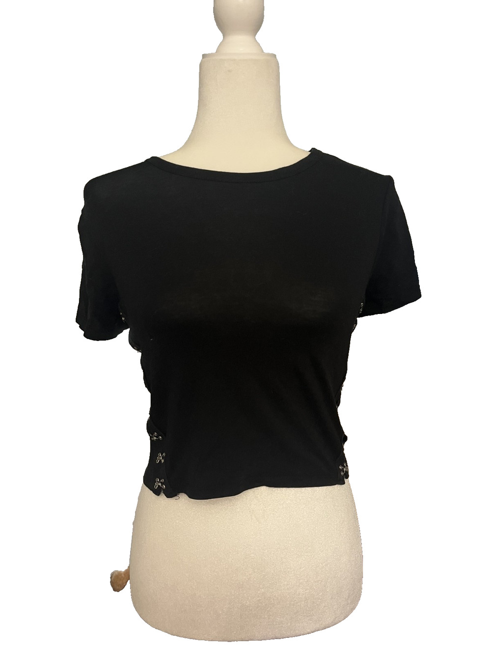Women's Heart & Hips Size Large Cropped Black T-Shirt Black Metal Cuffs Grunge